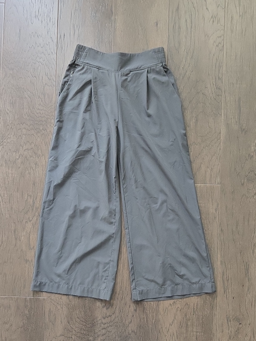 Wide-Leg Womans Pants in Grey